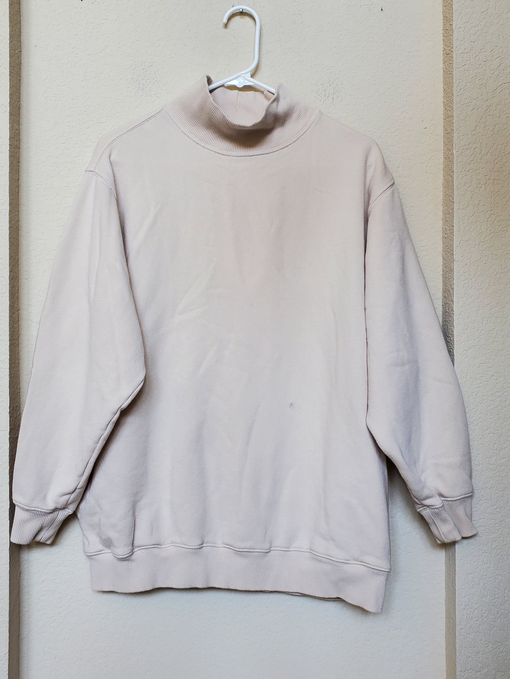aerie Light Cream Mock Turtleneck Overnight Sweatshirt.  Size Medium